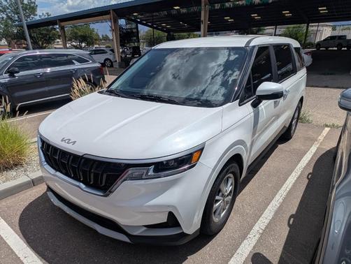 2022 Kia Carnival LX