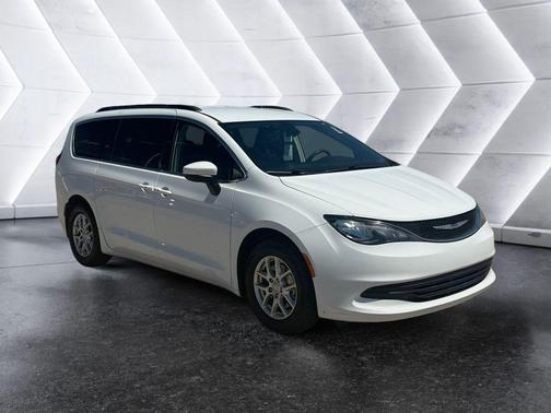 2020 Chrysler Voyager LXI