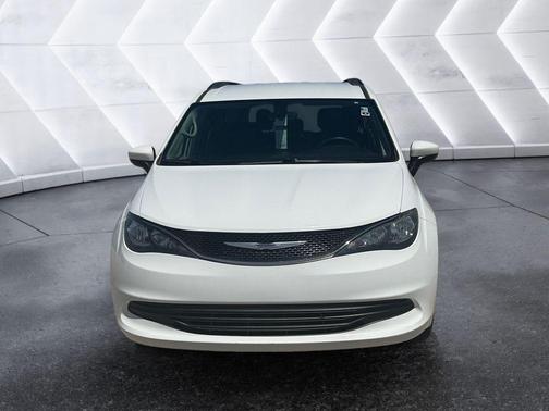 2020 Chrysler Voyager LXI