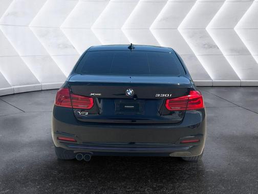 2018 BMW 330 i xDrive