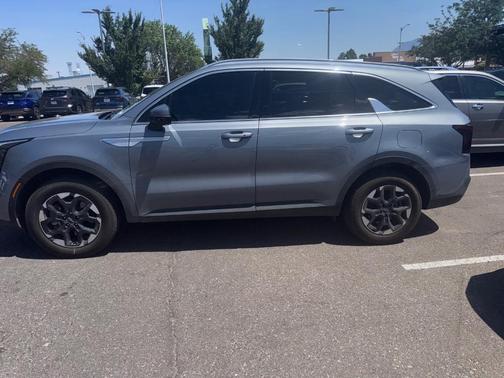 2024 Kia Sorento S