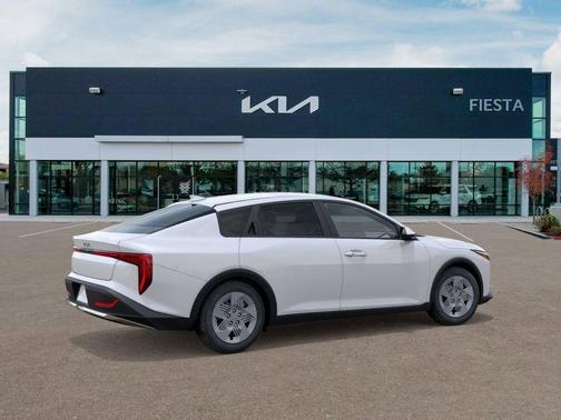 2025 Kia K4 LX