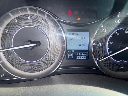 2016 INFINITI QX80 Base