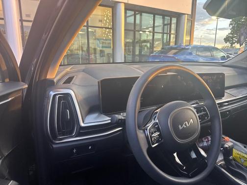 2025 Kia Sorento LX