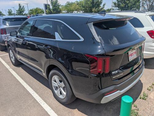 2025 Kia Sorento LX