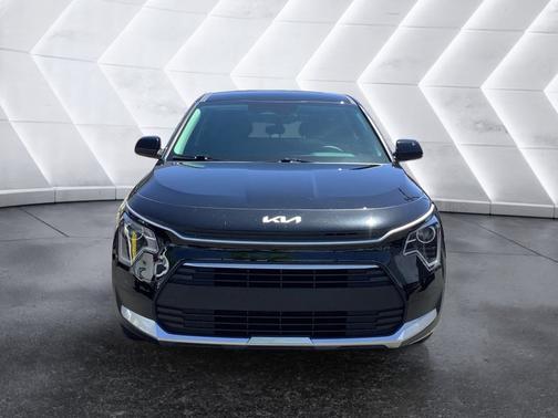 Aurora Black 2025 Kia Niro LX