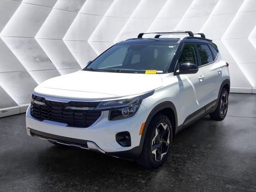 Clear White 2026 Kia Seltos S