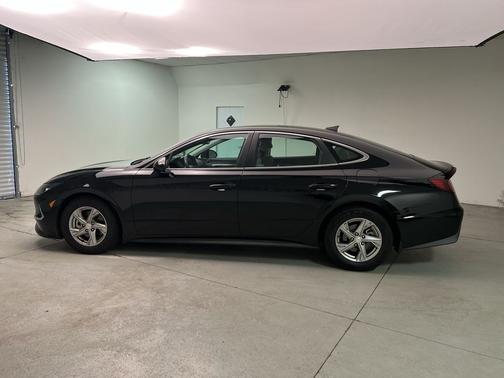 Phantom Black 2021 Hyundai SONATA SE