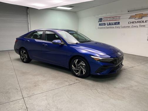 Abyss Black 2025 Hyundai ELANTRA Limited