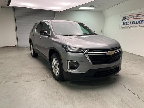 Sterling Gray Metallic 2023 Chevrolet Traverse LS