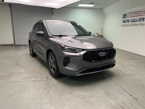 Carbonized Gray Metallic 2023 Ford Escape ST-Line