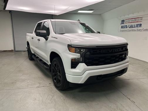 Summit White 2023 Chevrolet Silverado 1500 Custom