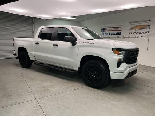 Summit White 2023 Chevrolet Silverado 1500 Custom