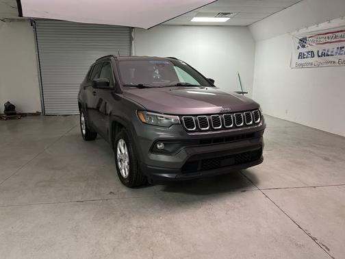 Baltic Gray Metallic Clearcoat 2024 Jeep Compass Latitude