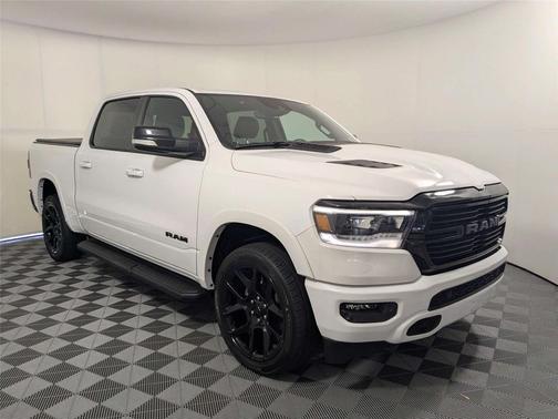 Bright White Clearcoat 2022 RAM 1500 Laramie