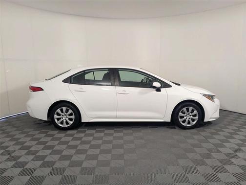 Super White 2022 Toyota Corolla LE