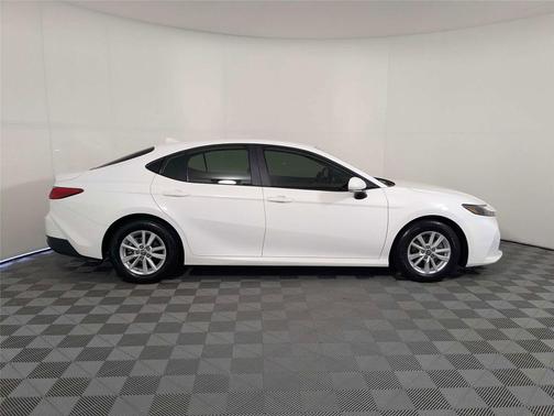 Ice Cap 2026 Toyota Camry LE