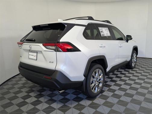 2025 Toyota RAV4 XLE Premium