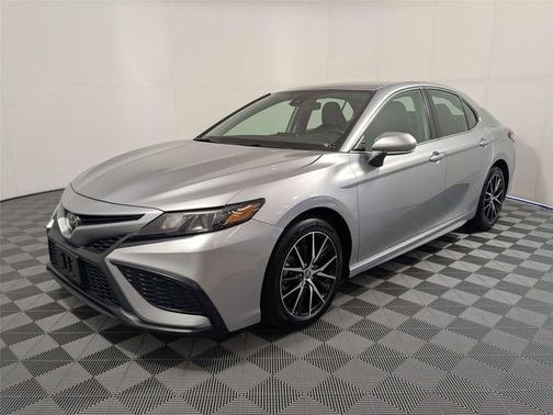 Celestial Silver Metallic 2024 Toyota Camry SE