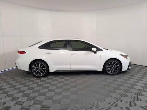 Super White 2021 Toyota Corolla SE