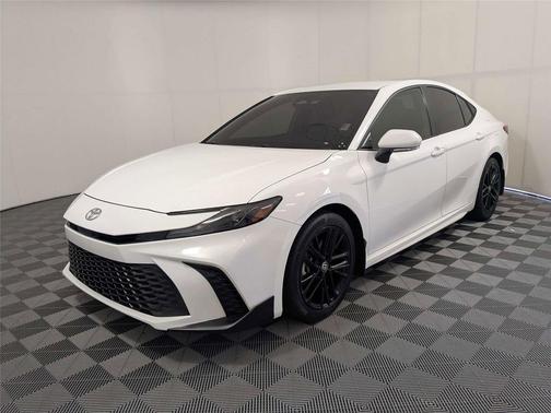 Ice Cap 2025 Toyota Camry SE