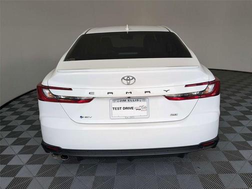 Ice Cap 2025 Toyota Camry SE