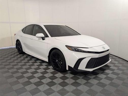 Ice Cap 2025 Toyota Camry SE