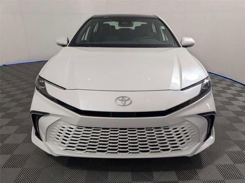 Wind Chill Pearl 2025 Toyota Camry XSE