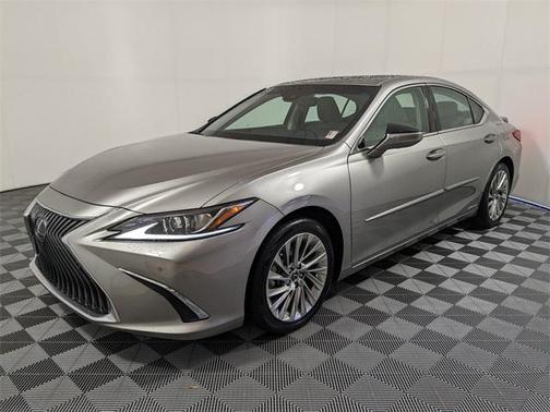 2021 Lexus ES 300h Luxury