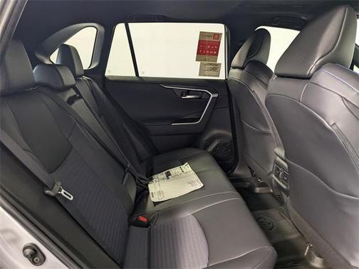 2025 Toyota RAV4 Hybrid SE