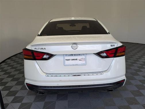 2021 Nissan Altima SR FWD