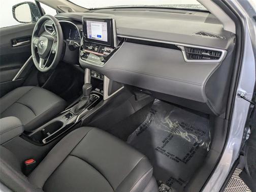 2025 Toyota Corolla Cross XLE