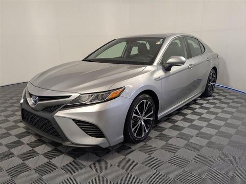 2019 Toyota Camry Hybrid SE