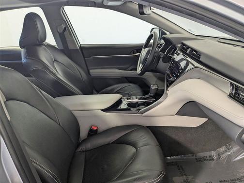 2019 Toyota Camry Hybrid SE