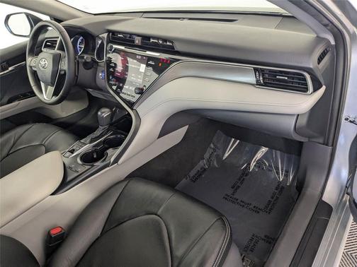 2019 Toyota Camry Hybrid SE