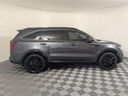 Gravity Grey 2022 Kia Sorento SX