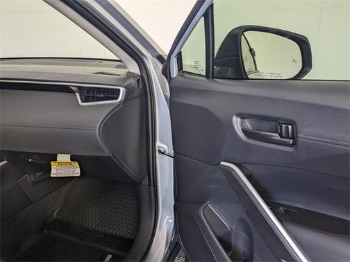 2025 Toyota Corolla Cross LE