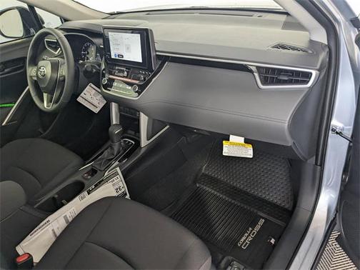 2025 Toyota Corolla Cross LE