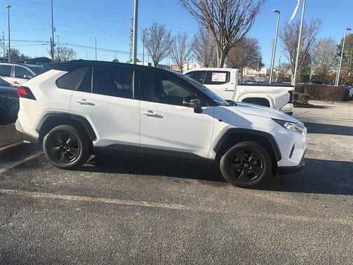 2021 Toyota RAV4 XLE