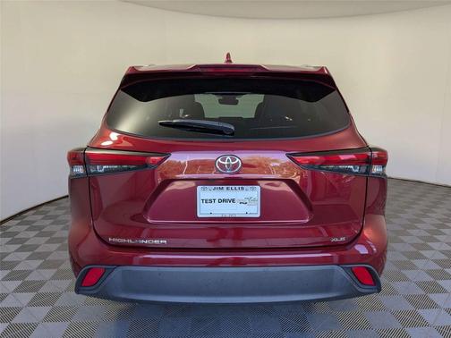 Ruby Flare Pearl 2022 Toyota Highlander XLE