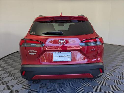 2023 Toyota Corolla Cross XLE