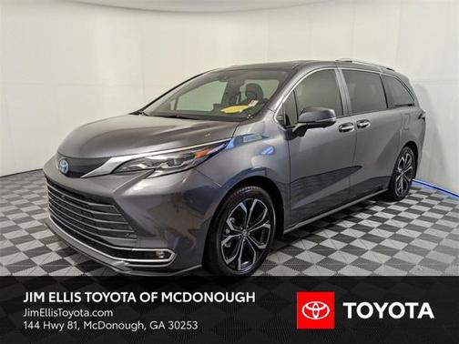 2025 Toyota Sienna Platinum 7 Passenger