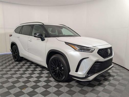 Wind Chill Pearl 2025 Toyota Highlander XSE