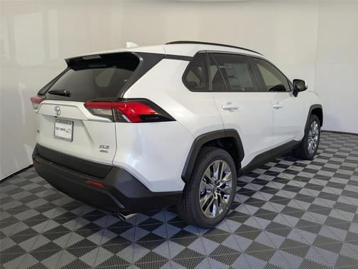 2025 Toyota RAV4 XLE Premium