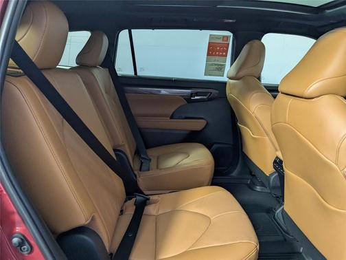 2026 Toyota Highlander Platinum