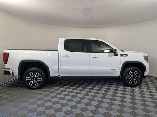 Summit White 2022 GMC Sierra 1500 AT4