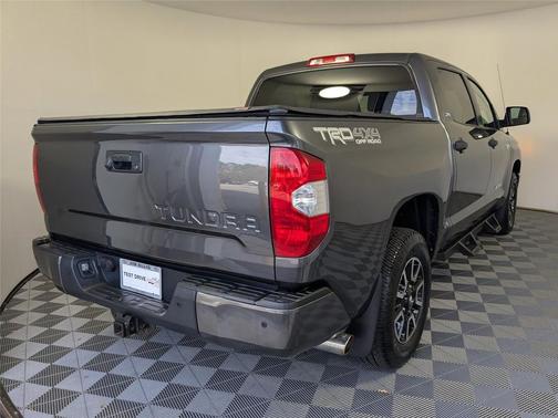 2017 Toyota Tundra SR5