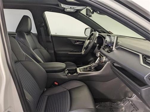 2020 Toyota RAV4 Hybrid SE