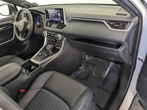 2020 Toyota RAV4 Hybrid SE