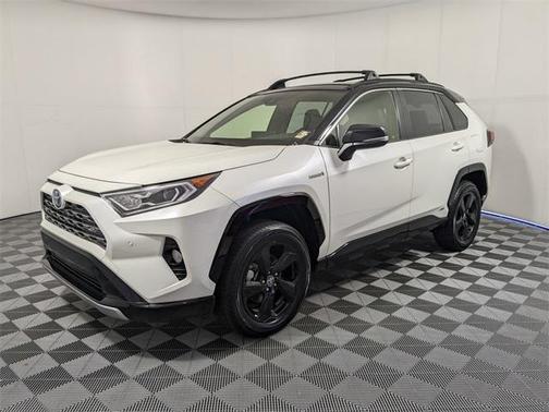 2020 Toyota RAV4 Hybrid SE